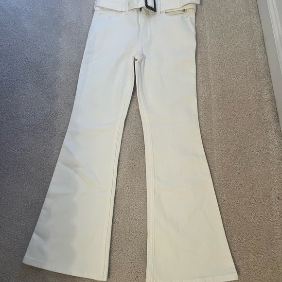 Abercrombie kids size 7/8 high rise flare white jeans - Picture 2 of 6